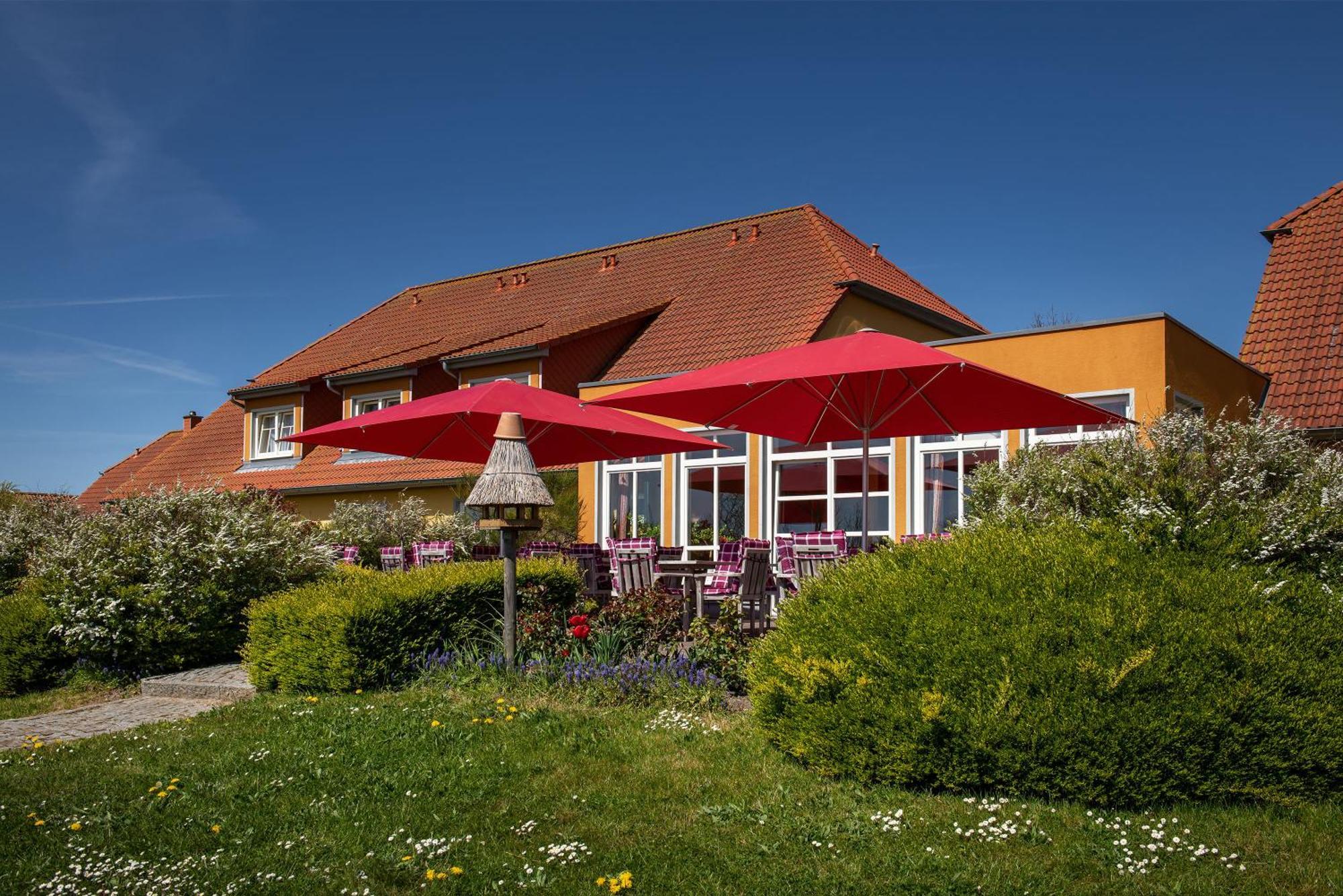 Hotel & Restaurant Zum Kap Arkona Putgarten Екстериор снимка