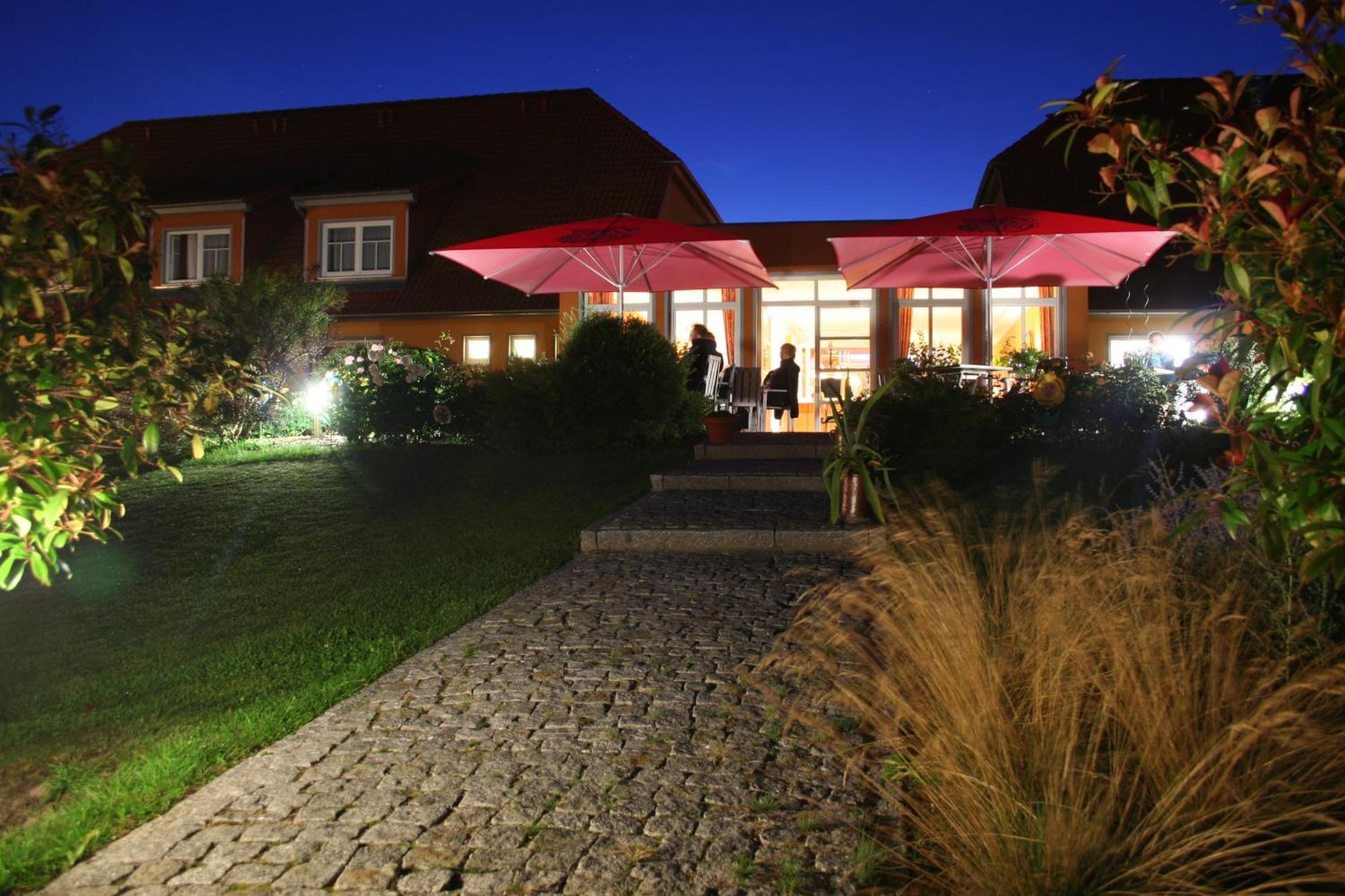 Hotel & Restaurant Zum Kap Arkona Putgarten Екстериор снимка